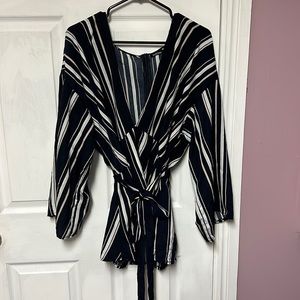 Cute boohoo top - size 18